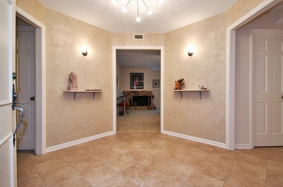 1621 Mission Hills Road, Unit 503 Northbrook, IL 60062 - Photo 2 of 10