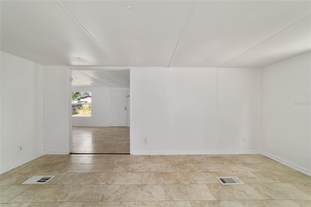 3081 Southwest 90th Street Ocala, FL 34476 - Photo 8 of 34 a view of an empty room