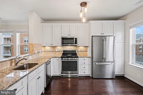 $3,200 | 20655 Hope Spring Terrace, Unit 304, Ashburn, VA 20147