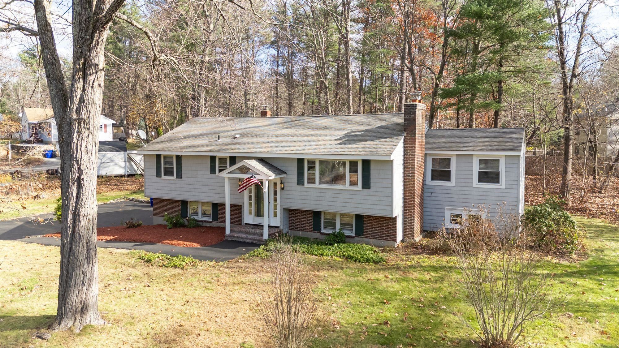 10 Lincoln Road Hampstead, NH 03841 - Photo 1 of 26 Gallery Image 1
