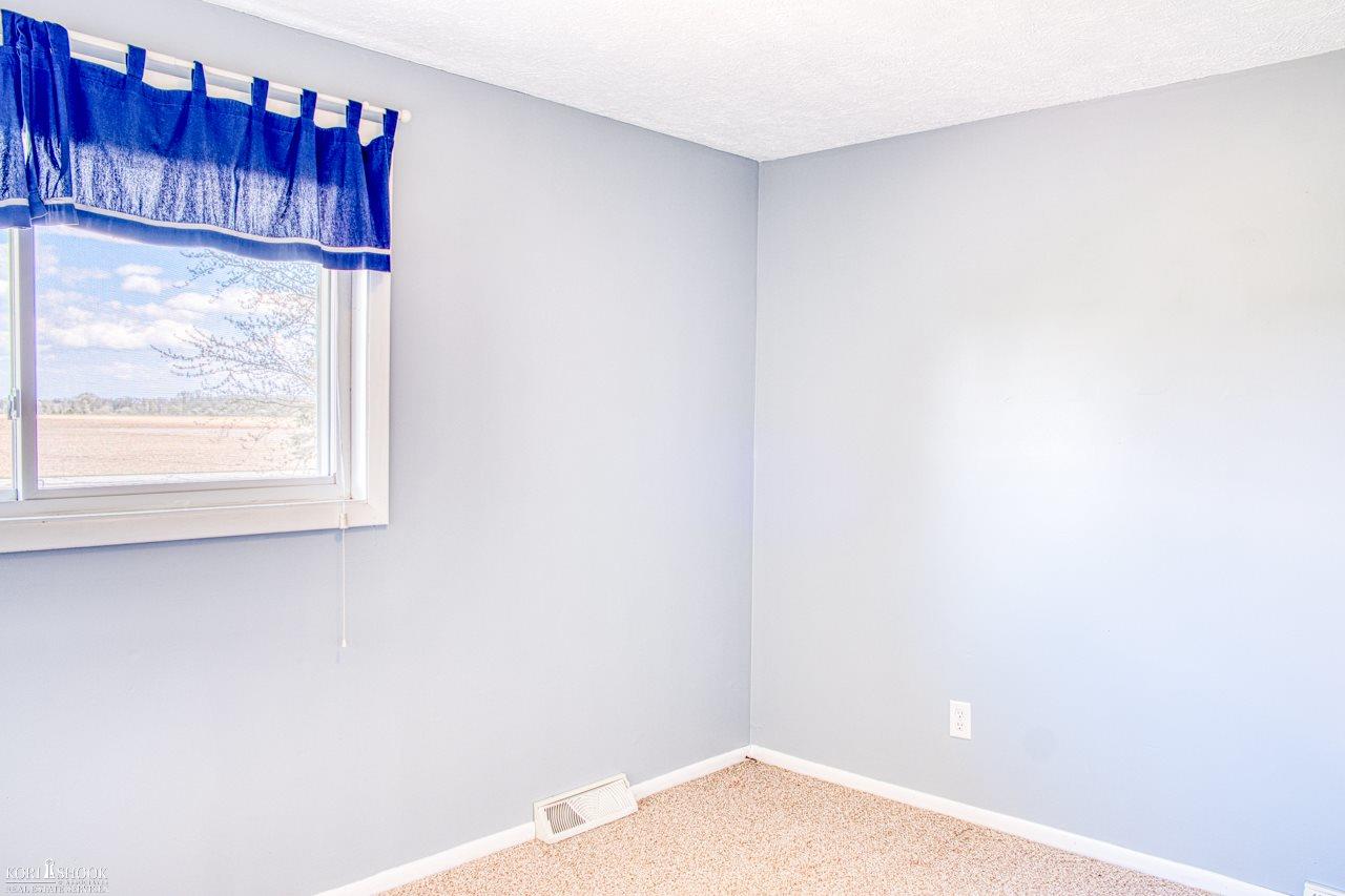 4975 North Delaney Road Owosso, MI 48867 - Photo 11 of 25