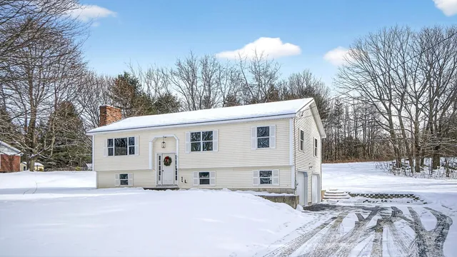 $459,900 | 5 Mountain View Lane, Standish, ME 04084
