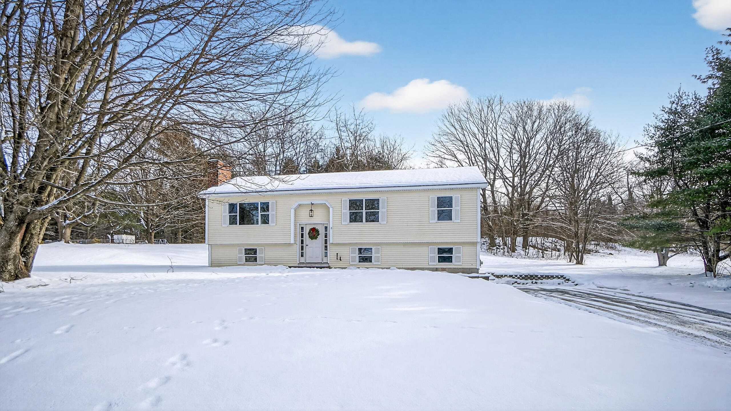 5 Mountain View Lane Standish, ME 04084 - Photo 3 of 64 5 Mountaian View Ln Standish ME (4)