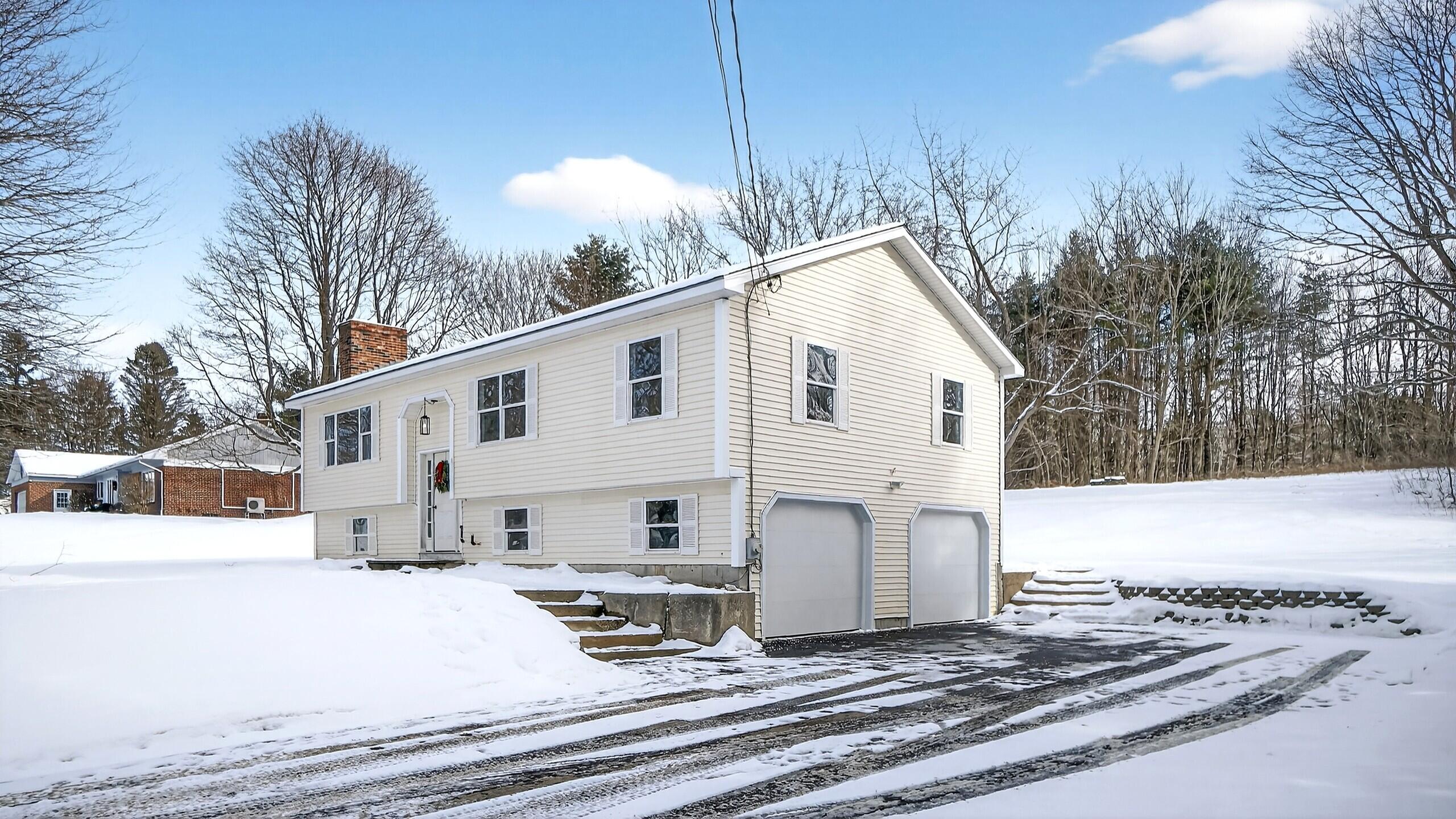 5 Mountain View Lane Standish, ME 04084 - Photo 4 of 64 5 Mountaian View Ln Standish ME (5)