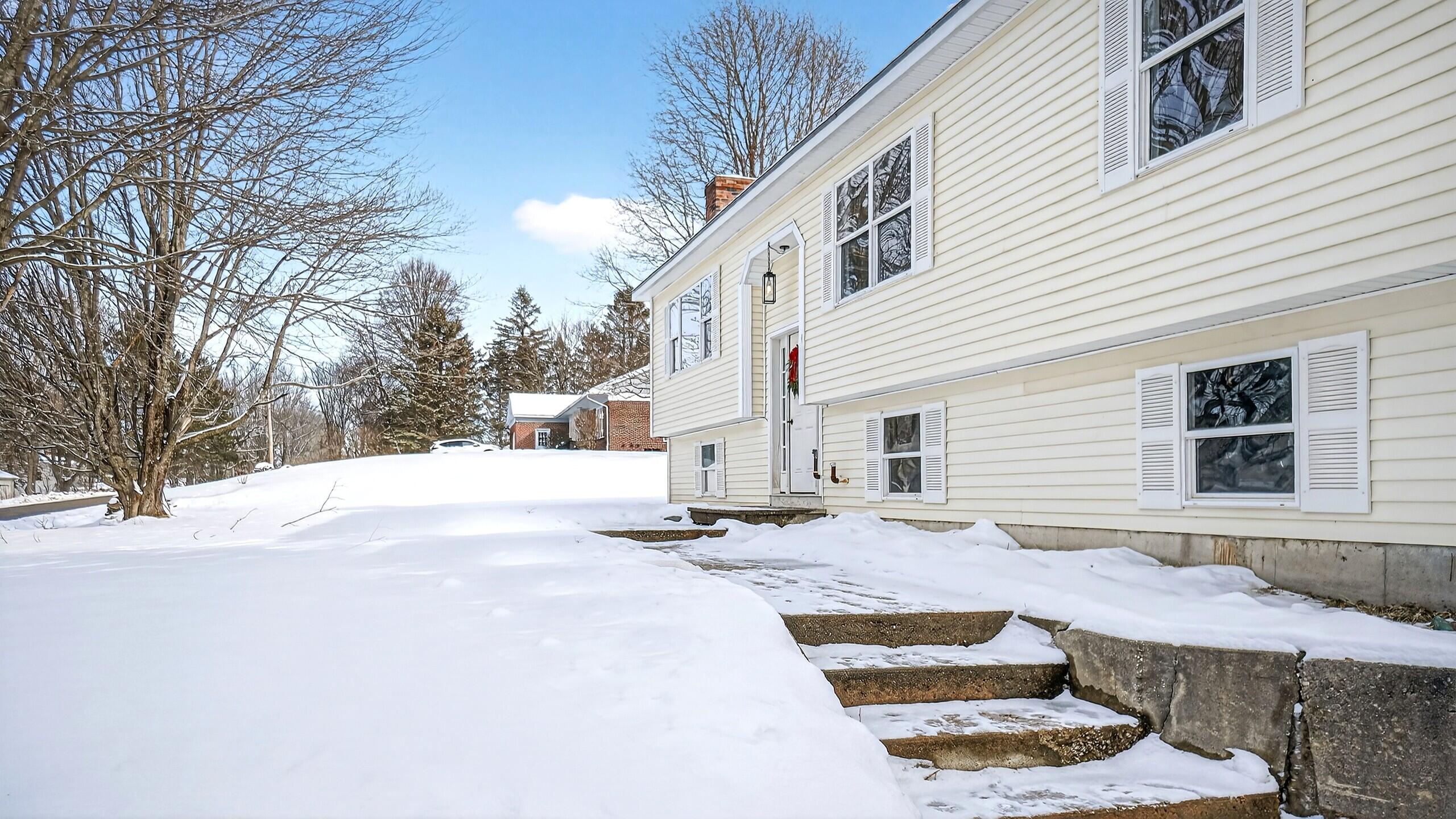 5 Mountain View Lane Standish, ME 04084 - Photo 5 of 64 5 Mountaian View Ln Standish ME (6)