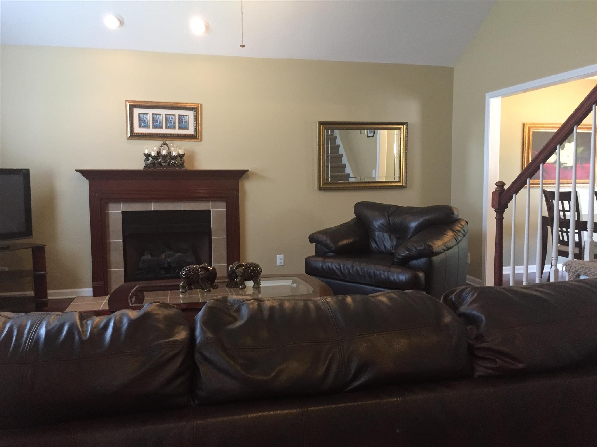 1812 Abrams Road Clarksville, TN 37042 - Photo 17 of 27 Living room