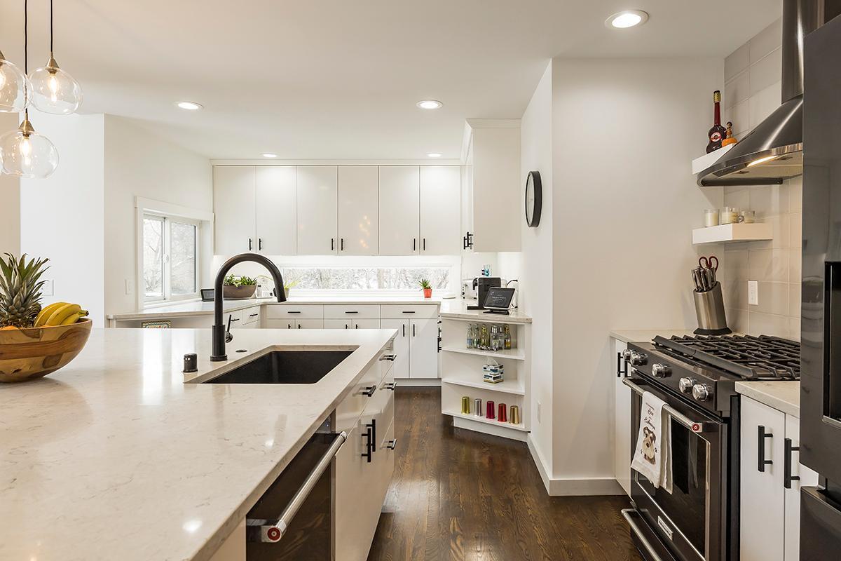 5129 Beacon Hill Road Minnetonka, MN 55345 - Photo 16 of 56 Gallery Image 16