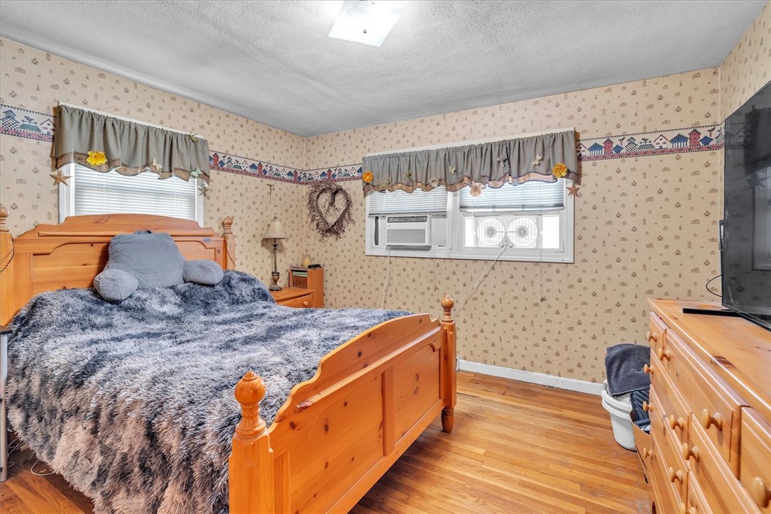 65 Ingalls Street Warwick, RI 02889 - Photo 12 of 24