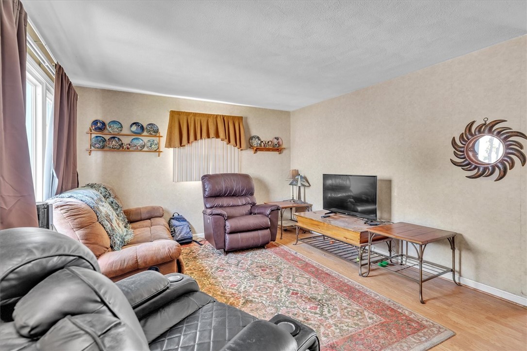 65 Ingalls Street Warwick, RI 02889 - Photo 3 of 24