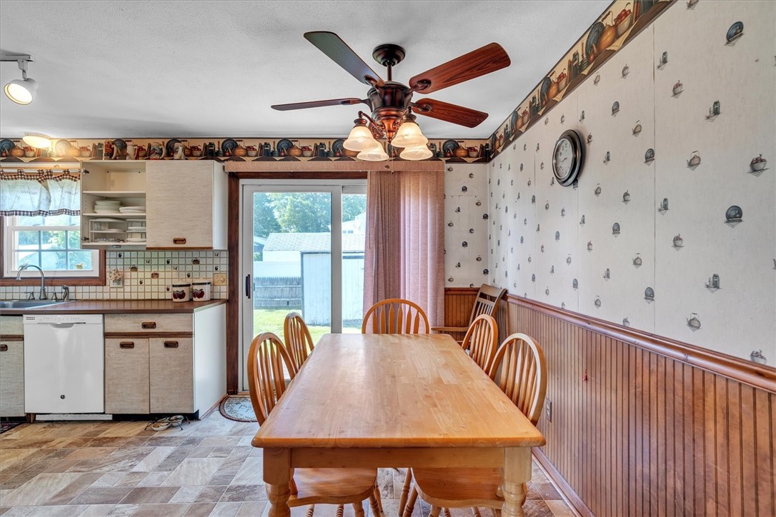 65 Ingalls Street Warwick, RI 02889 - Photo 9 of 24