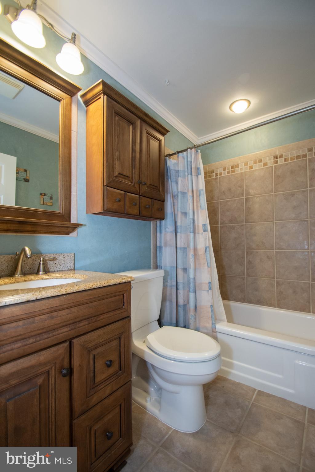 500 Heather Road Exton, PA 19341 - Photo 17 of 19 Hall Bath