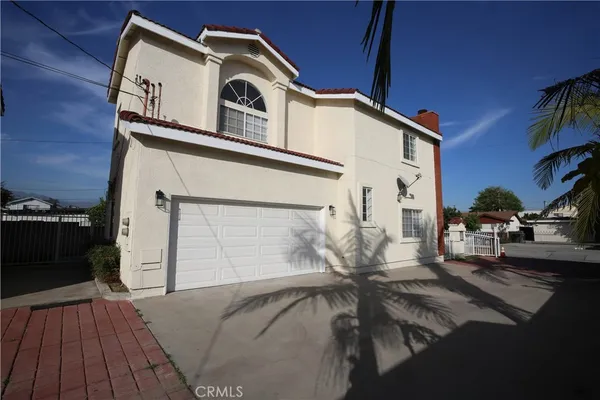 a view of a house with a outdoor space