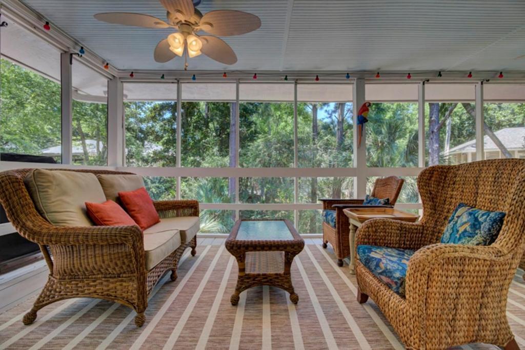 47 Twin Oaks Lane Isle of Palms, SC 29451 - Photo 17 of 36 47-17