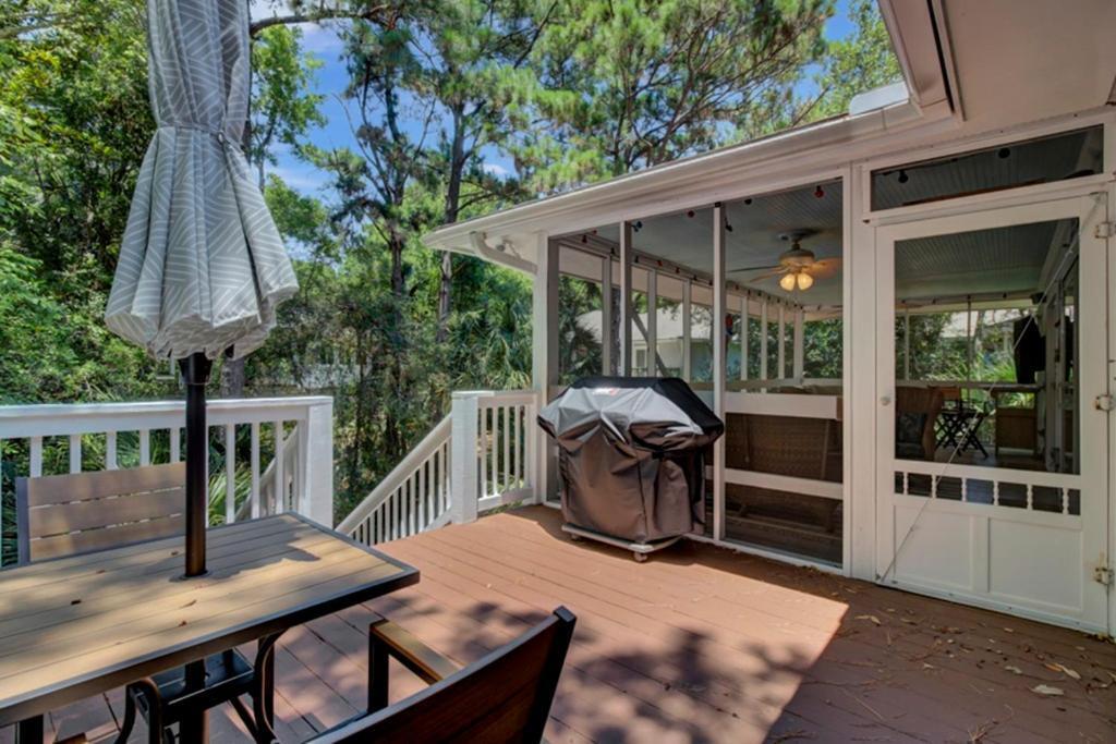 47 Twin Oaks Lane Isle of Palms, SC 29451 - Photo 18 of 36 47-18