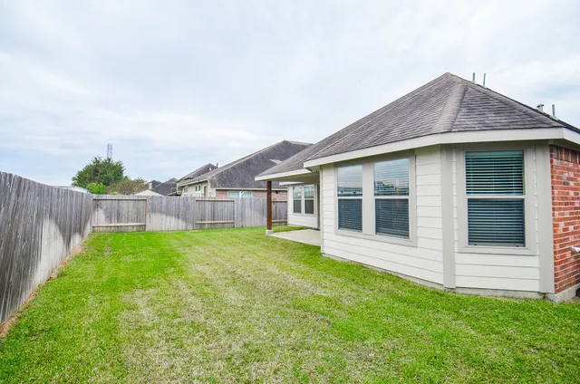 $2,595 | 17902 Logans Pine Drive, Tomball, TX 77377