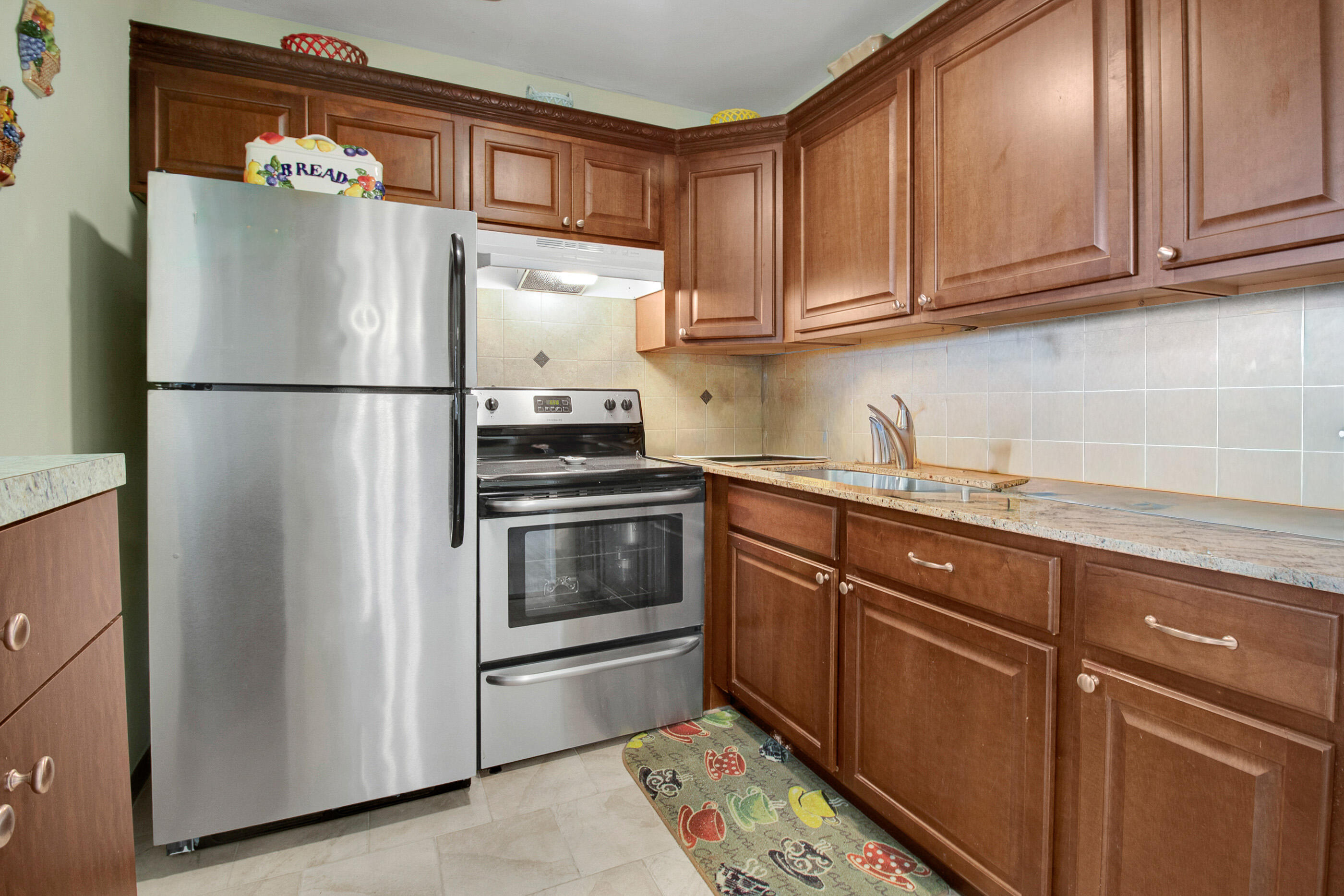 412 Brighton J Boca Raton, FL 33434 - Photo 2 of 48 IMG_6053