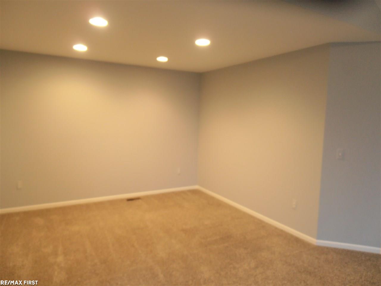 50163 Decook Court, Unit 113 Macomb, MI 48044 - Photo 7 of 23