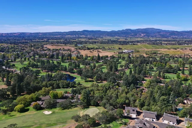 $975,000 | 1166 Castle Oaks Drive, Napa, CA 94558