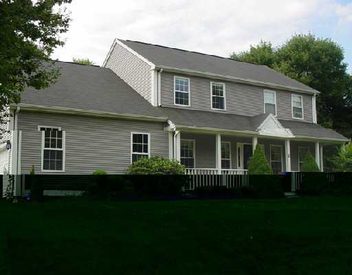 4 Ridge Drive Narragansett, RI 02882 - Photo 1 of 5 Exterior Front.