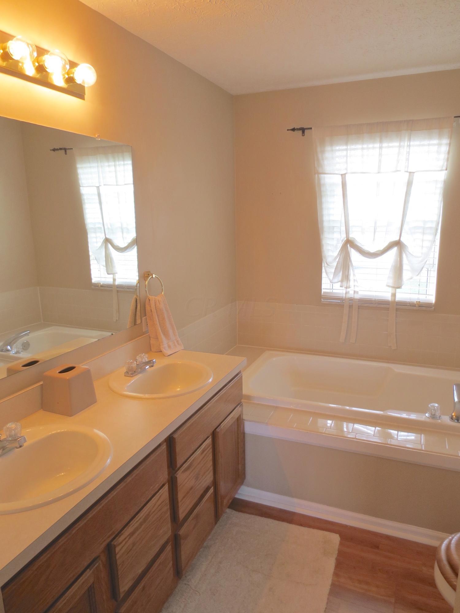 2890 Lake Hollow Road Hilliard, OH 43026 - Photo 24 of 29