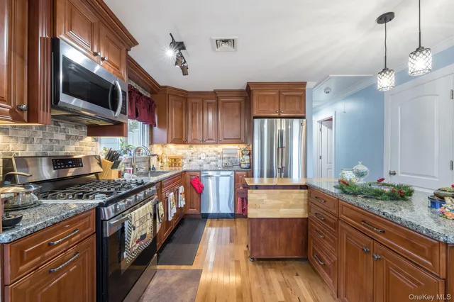 $645,000 | 69 Harriet Avenue, Hempstead, NY 11550