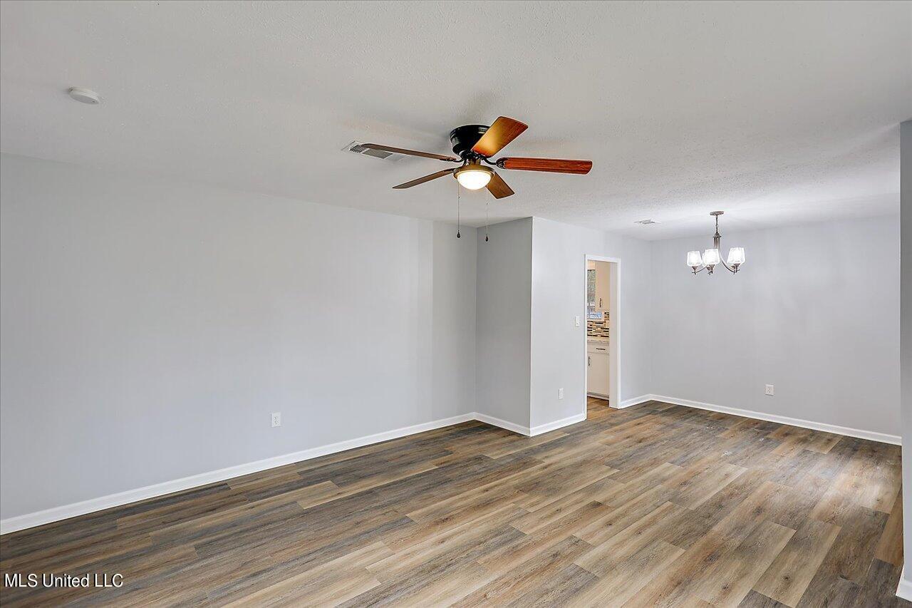 2372 Breckinridge Road Jackson, MS 39204 - Photo 5 of 26 06-2372 Breckinridge Rd - Copy