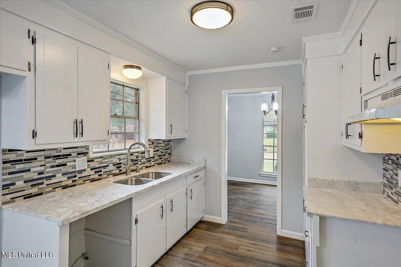 2372 Breckinridge Road Jackson, MS 39204 - Photo 9 of 26 11-2372 Breckinridge Rd - Copy