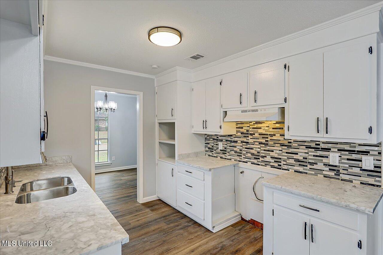 2372 Breckinridge Road Jackson, MS 39204 - Photo 10 of 26 12-2372 Breckinridge Rd - Copy