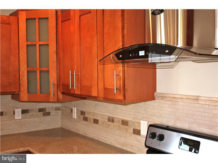22 Vineyard Road Levittown, PA 19057 - Photo 4 of 18 Kitchen