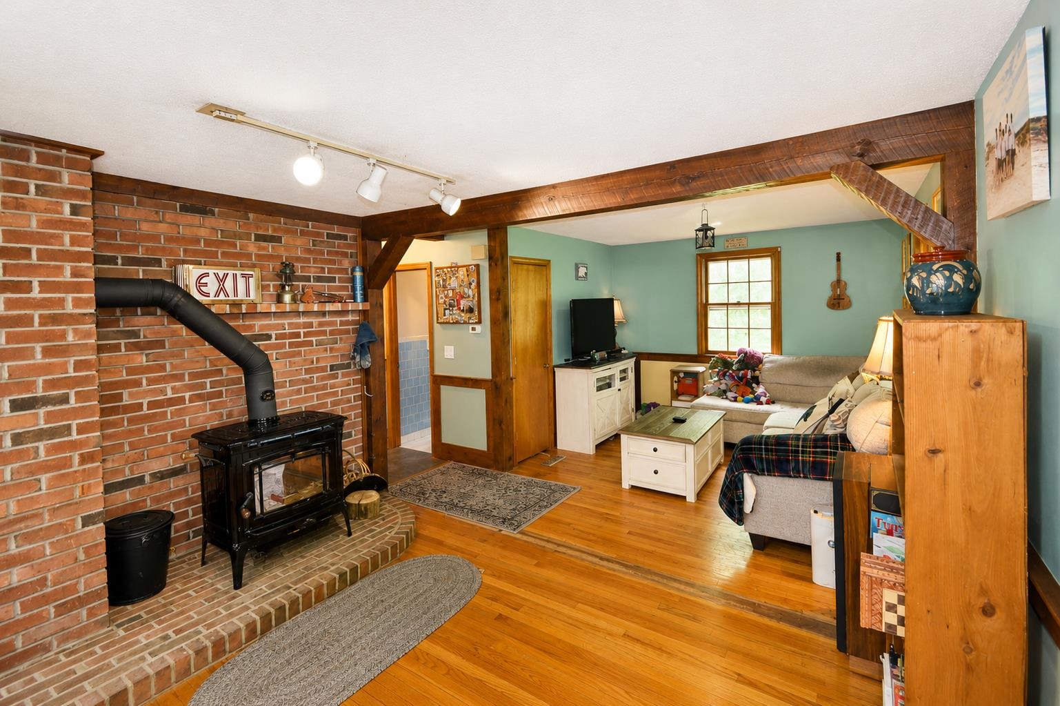 86 Mammoth Road Londonderry, NH 03053 - Photo 11 of 32 Gallery Image 11