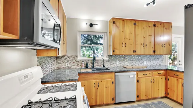 $515,000 | 7610 Gault Street, Austin, TX 78757