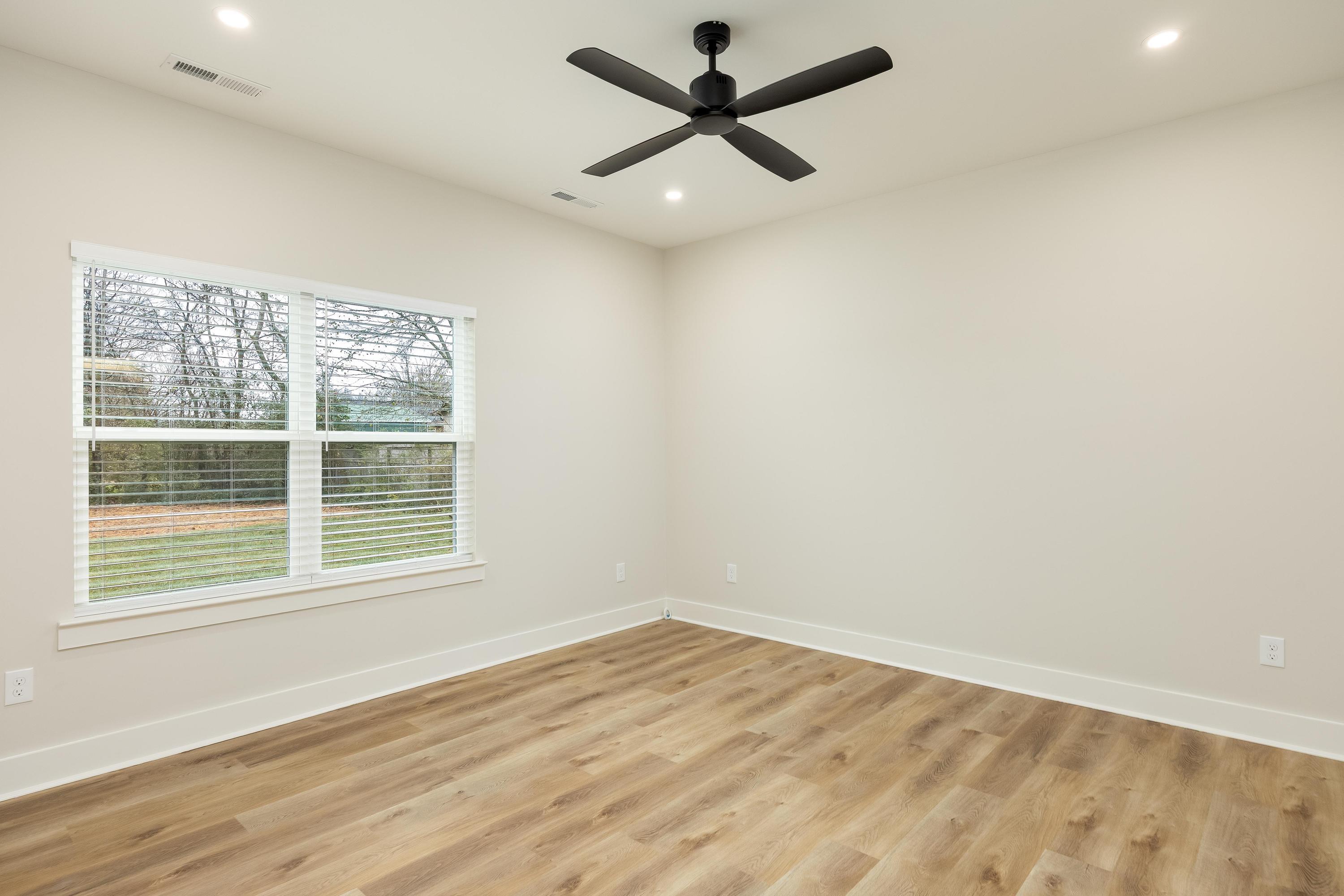 5824 McKinley Street East Ridge, TN 37412 - Photo 15 of 30 2025_12_December_5824_McKinley_St_0022