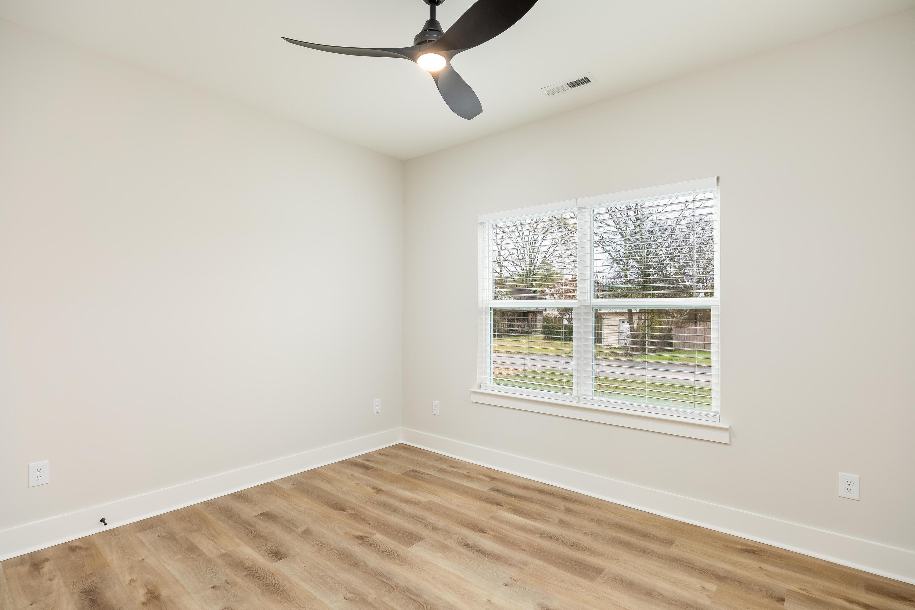 5824 McKinley Street East Ridge, TN 37412 - Photo 21 of 30 2025_12_December_5824_McKinley_St_0027