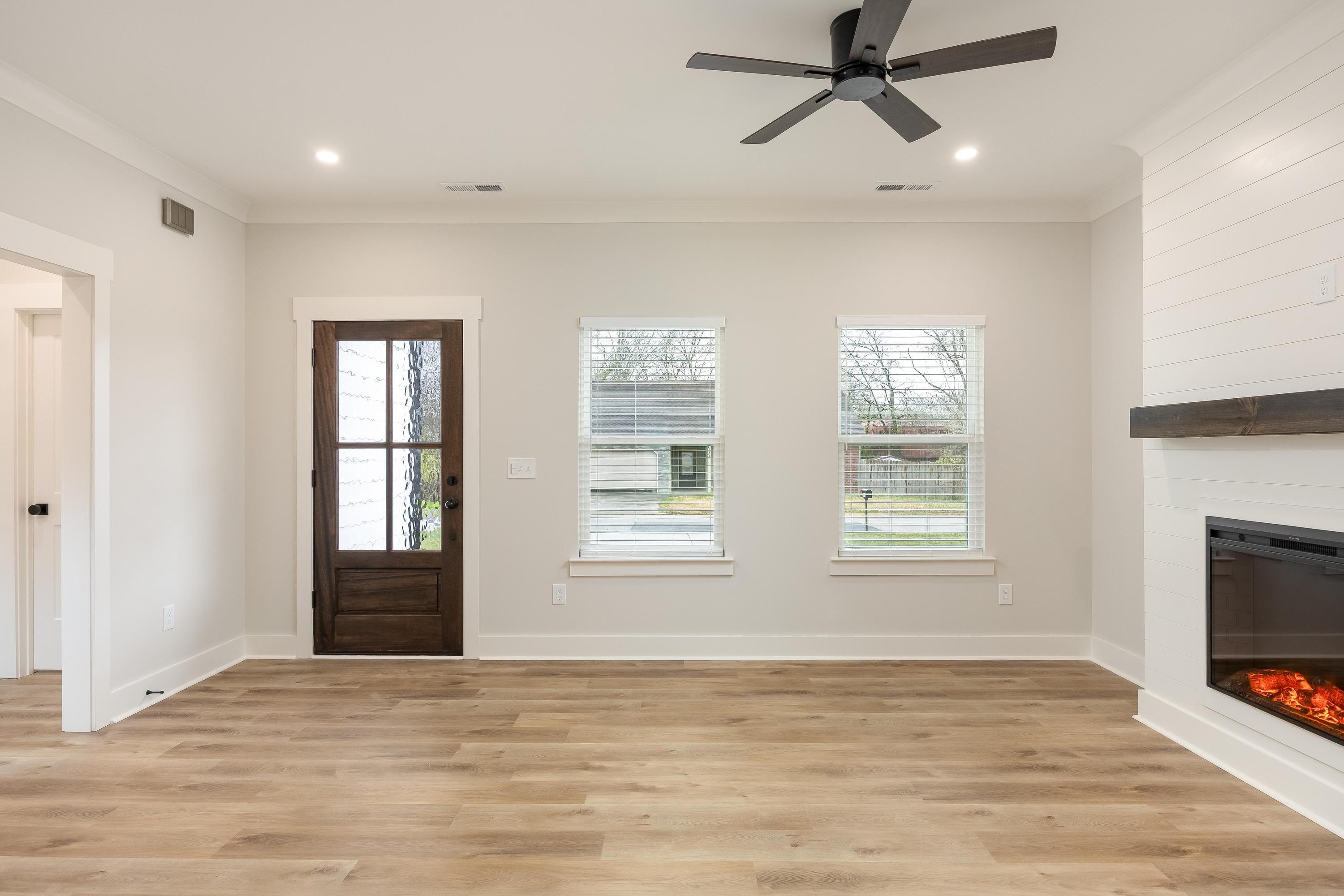 5824 McKinley Street East Ridge, TN 37412 - Photo 5 of 30 2025_12_December_5824_McKinley_St_0011