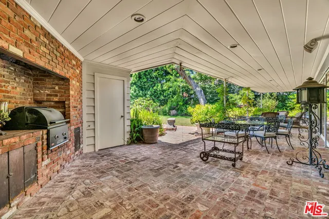 $25,000 | 701 Sierra Drive, Beverly Hills, CA 90210