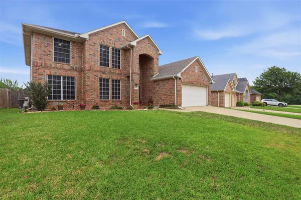 $399,000 | 2810 Hammond Drive, Grand Prairie, TX 75052