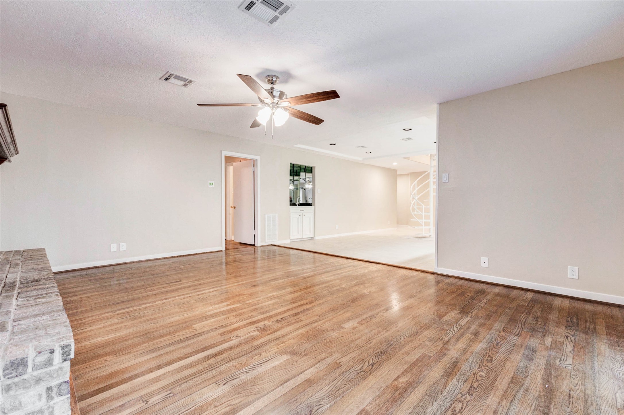9650 Val Verde Street Houston, TX 77063 - Photo 16 of 50