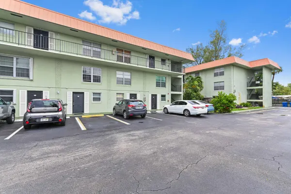 $195,000 | 803 West Oakland Park Boulevard, Unit A7, Oakland Park, FL 33309