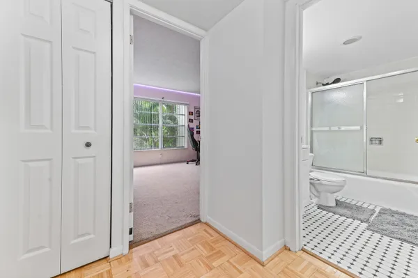 $195,000 | 803 West Oakland Park Boulevard, Unit A7, Oakland Park, FL 33309