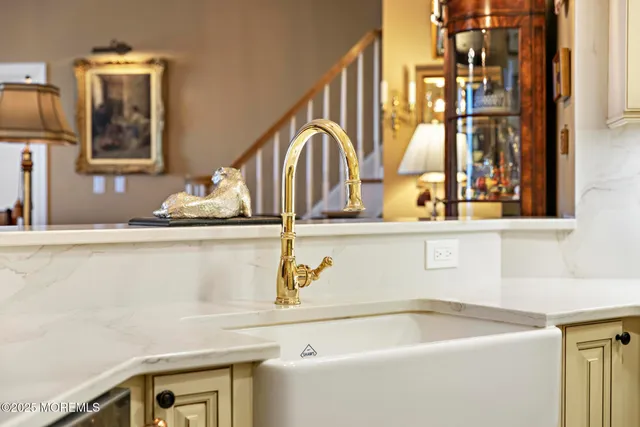 a close view of sink and tap