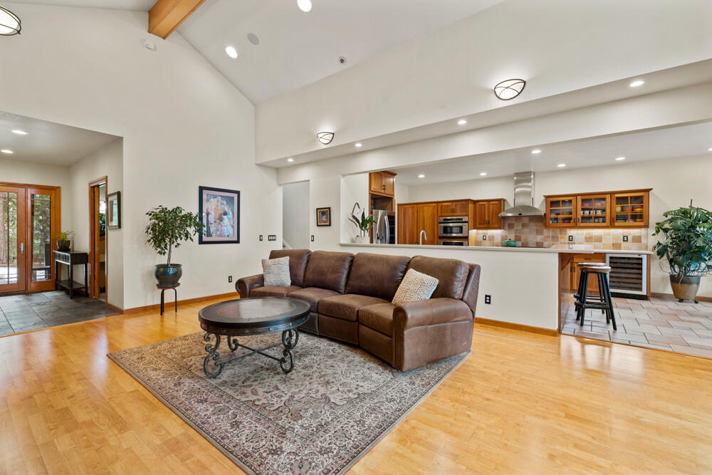 11427 Kestrel Road Klamath Falls, OR 97601 - Photo 21 of 60 11427KestrelRd.-Interiors-26