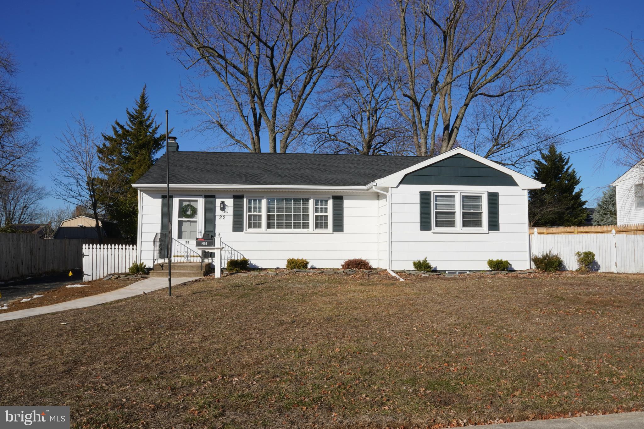 22 Winding Way Rd, Stratford