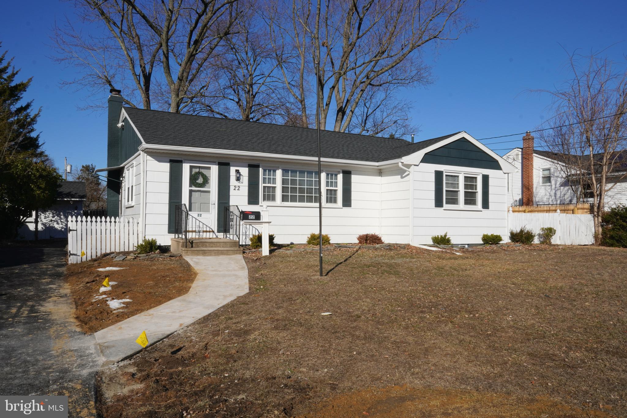 22 Winding Way Road Stratford, NJ 08084 - Photo 2 of 33