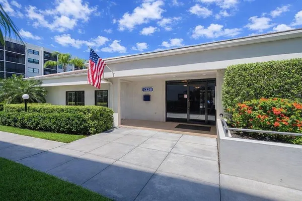 $2,800 | 1316 Pasadena Avenue South, Unit 407, South Pasadena, FL 33707