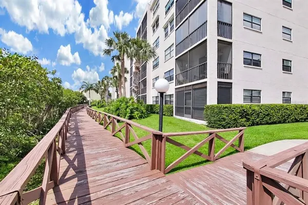 $2,800 | 1316 Pasadena Avenue South, Unit 407, South Pasadena, FL 33707