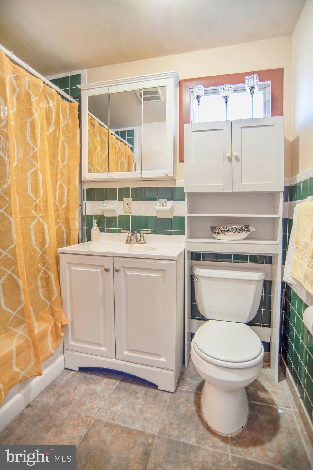 17 Cornwall Road New Castle, DE 19720 - Photo 15 of 19 Bathroom