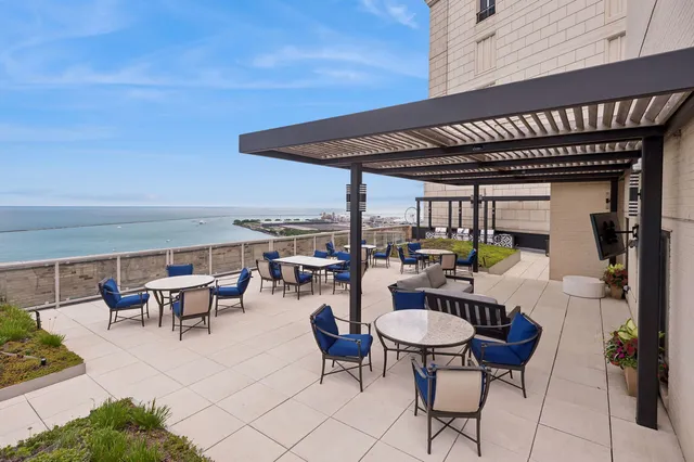 $3,300 | 850 North Lake Shore Drive, Unit 1506, Chicago, IL 60611