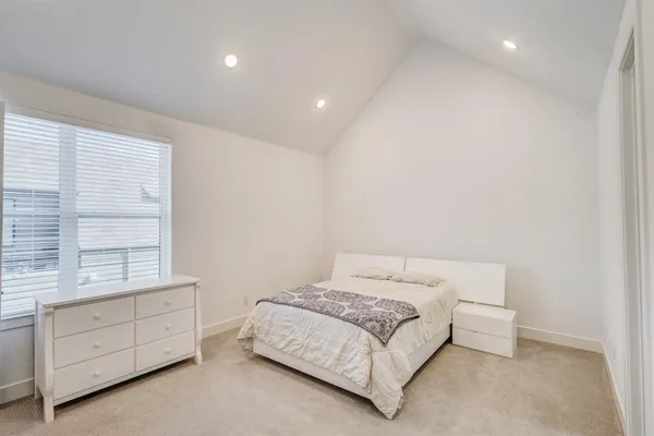 $3,250 | 114 Chester Court, Dallas, TX 75203