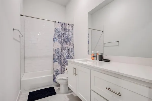 $3,250 | 114 Chester Court, Dallas, TX 75203