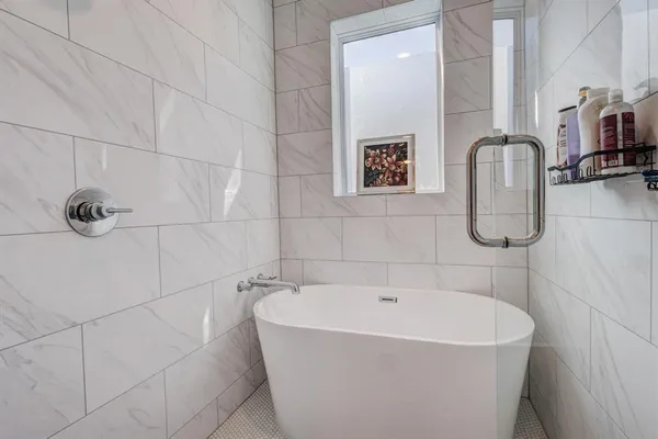 $3,250 | 114 Chester Court, Dallas, TX 75203